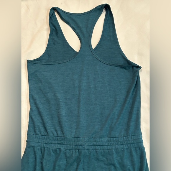 Vuori Lux Sleeveless Jumpsuit in Jade Heather - M - Picture 10 of 14